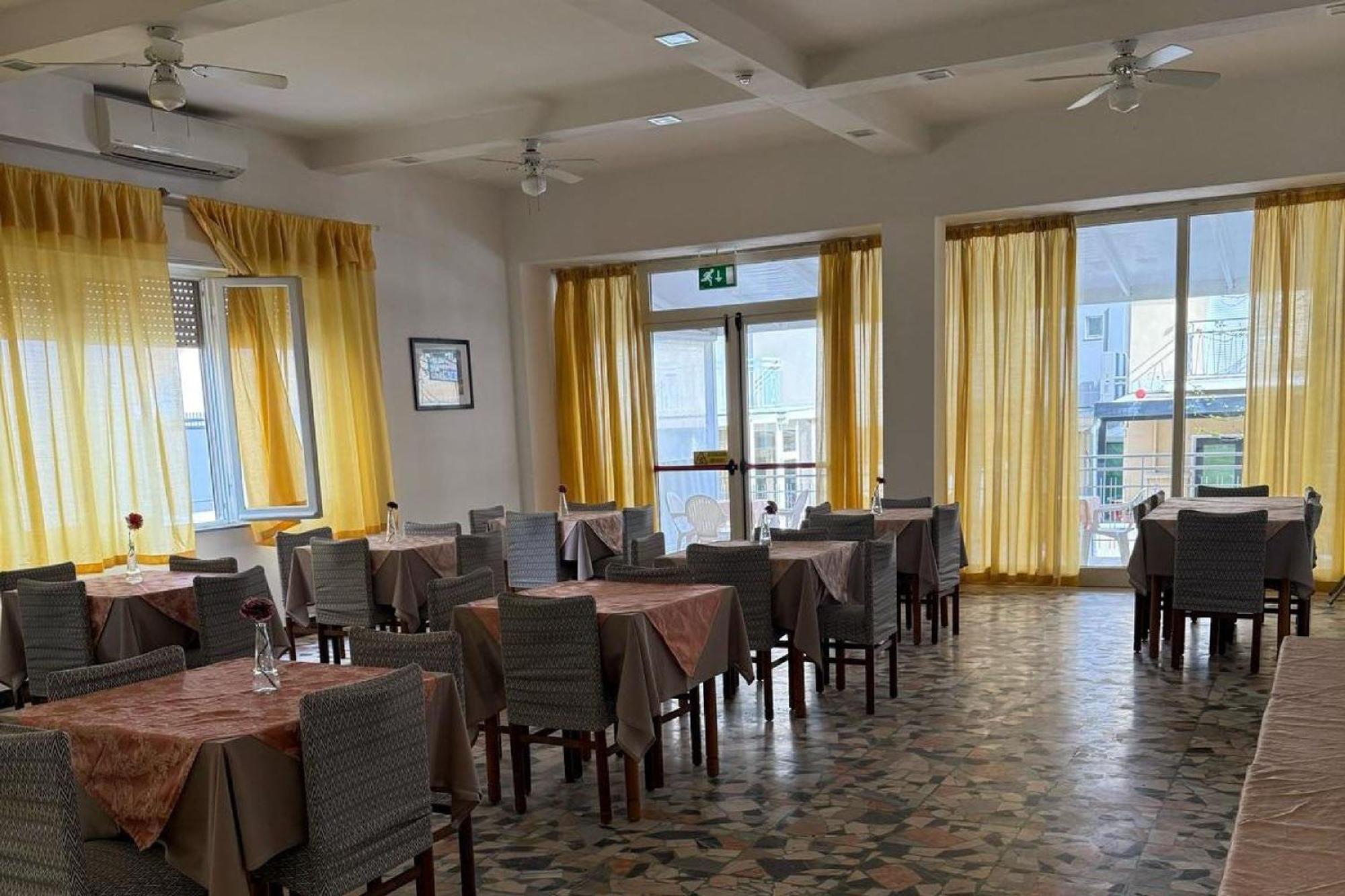 Hotel Nives Rimini Exteriér fotografie