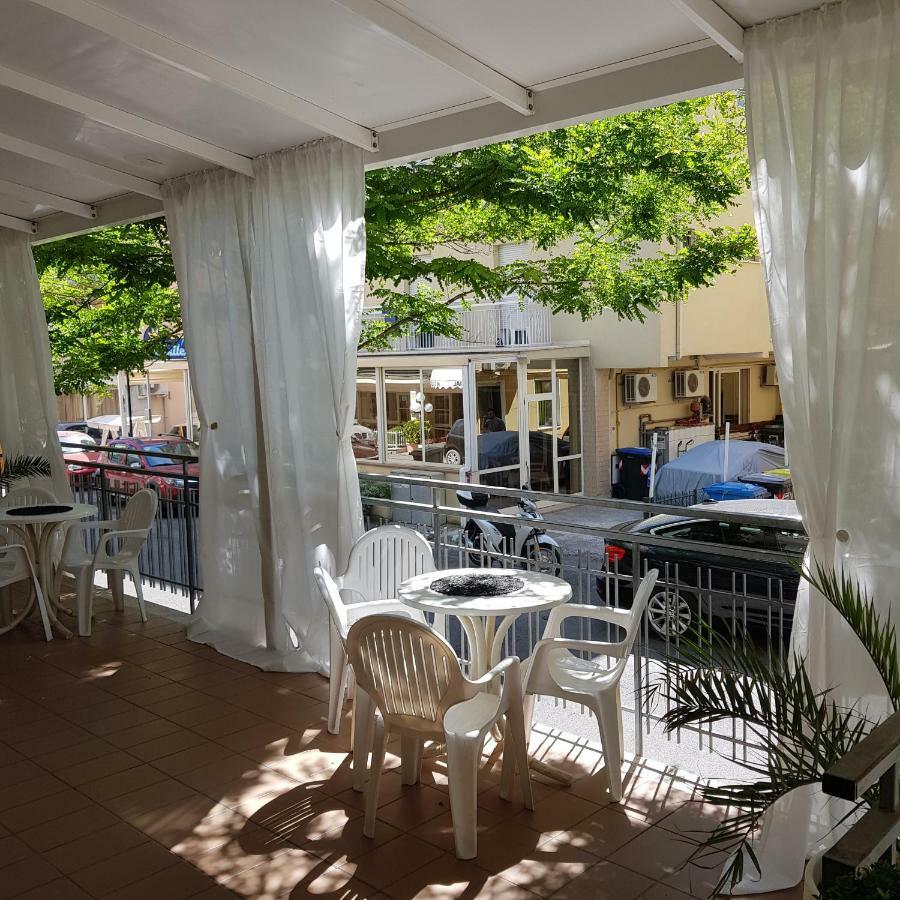 Hotel Nives Rimini Exteriér fotografie